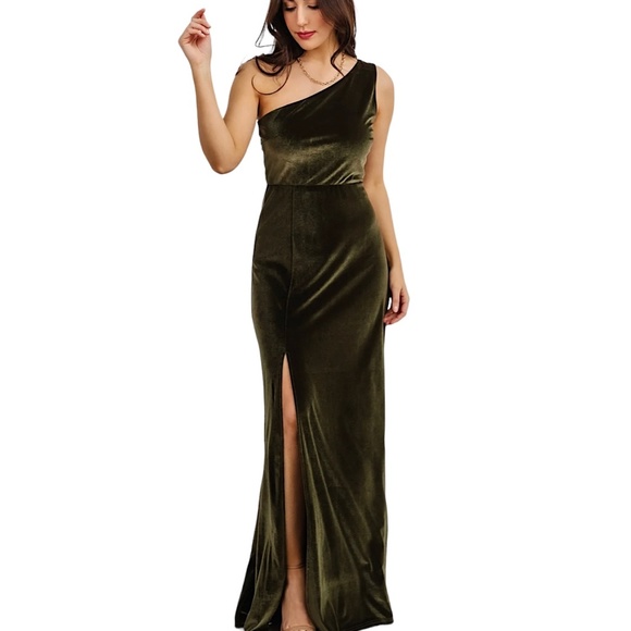 BALTIC BORN Tatiana Mossy Green Velvet One Shoulder Maxi Gown - Picture 1 of 15